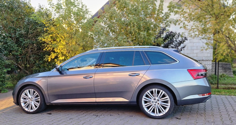 Skoda Superb cena 189340 przebieg: 21000, rok produkcji 2022 z Warszawa małe 106